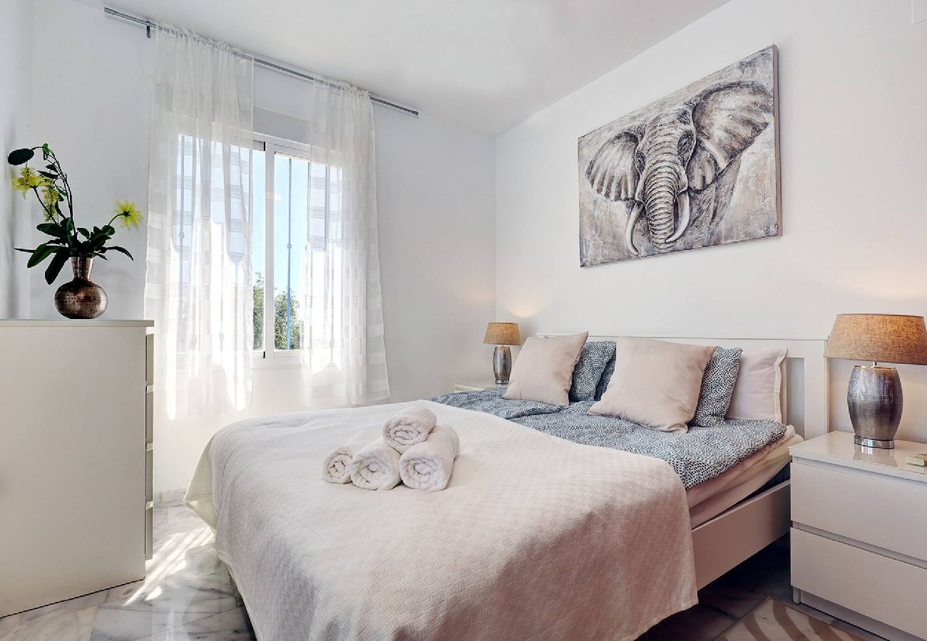 Apartment in Mijas Costa - Welcoming 2 Bed Apartment Views of Miraflores Golf 