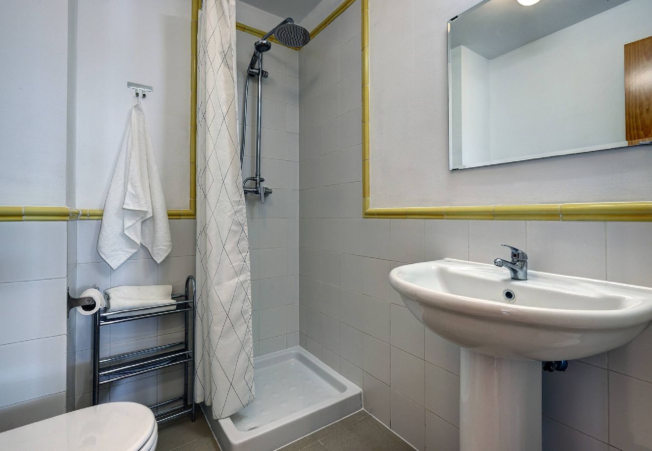 Apartment in Mijas Costa - Welcoming 2 Bed Apartment Views of Miraflores Golf 