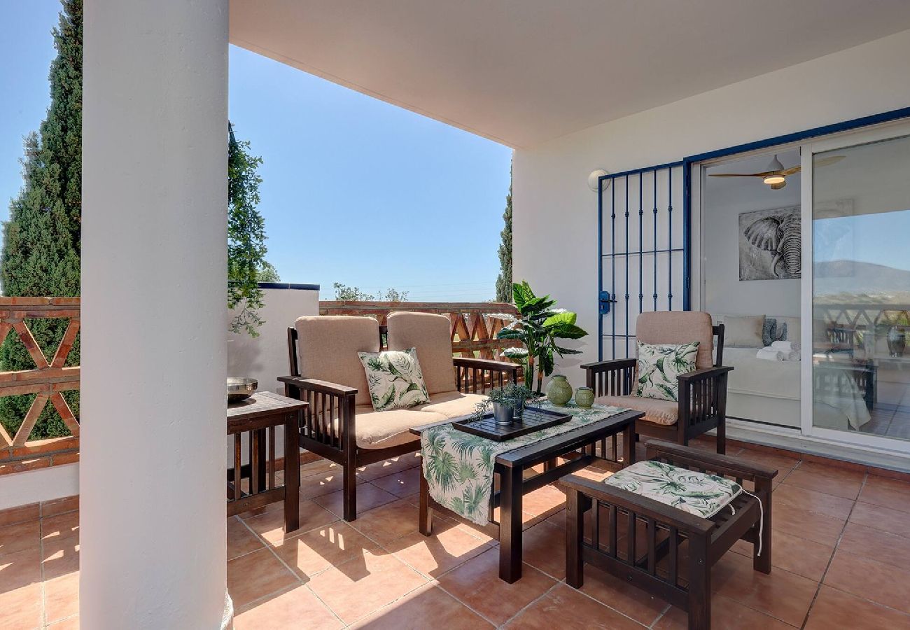 Apartment in Mijas Costa - Welcoming 2 Bed Apartment Views of Miraflores Golf 