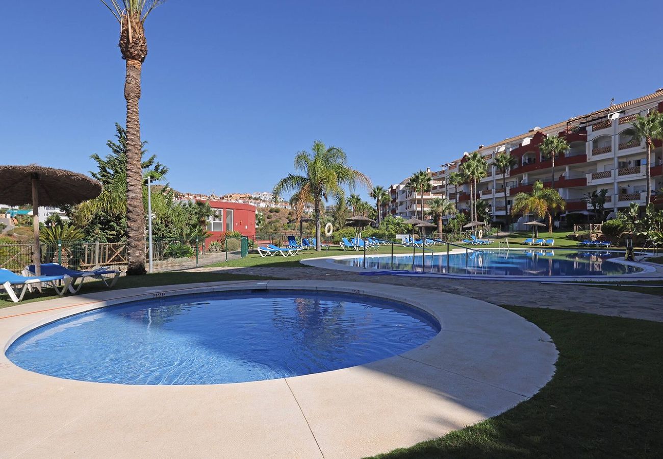 Apartment in Mijas Costa - Welcoming 2 Bed Apartment Views of Miraflores Golf 