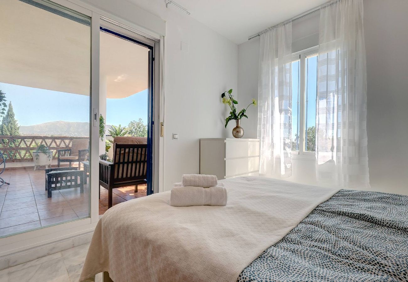Apartment in Mijas Costa - Welcoming 2 Bed Apartment Views of Miraflores Golf 