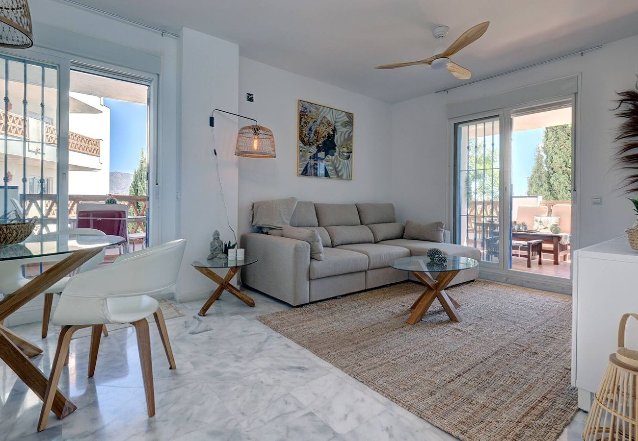 Apartment in Mijas Costa - Welcoming 2 Bed Apartment Views of Miraflores Golf 