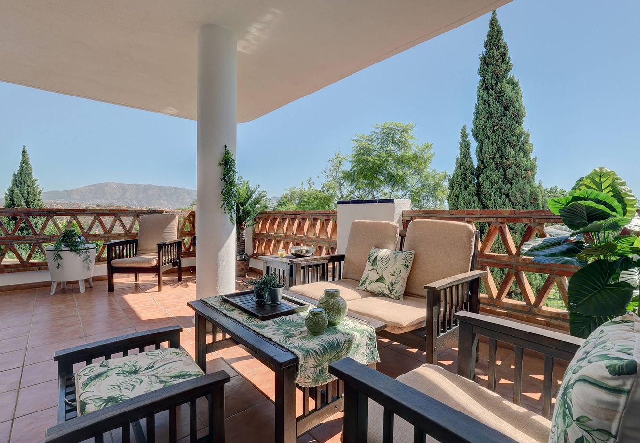 Apartment in Mijas Costa - Welcoming 2 Bed Apartment Views of Miraflores Golf 