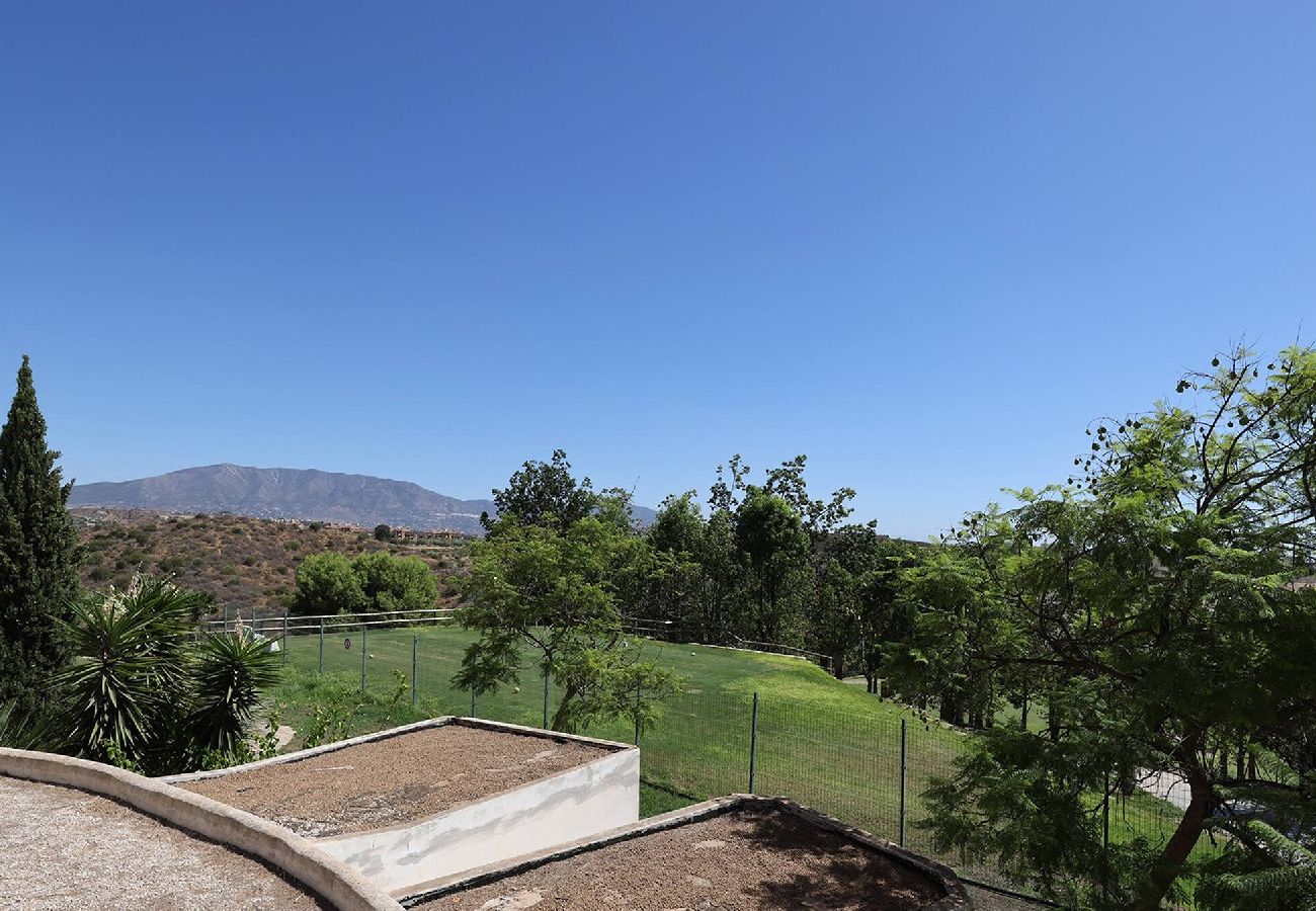 Apartment in Mijas Costa - Welcoming 2 Bed Apartment Views of Miraflores Golf 