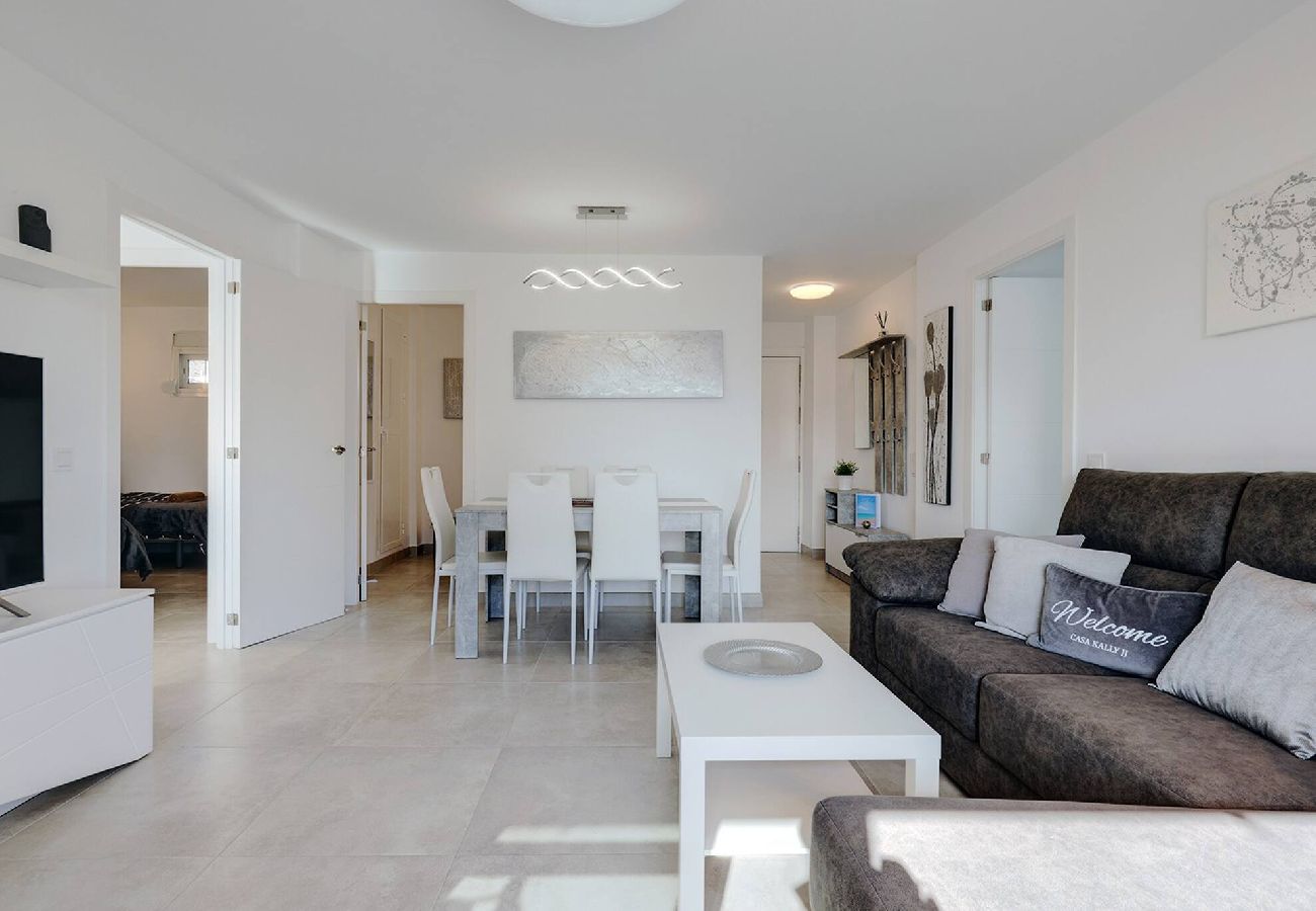 Apartment in Benalmádena - Stylish 3 Bed Ibensa Square Apt, near Beach & Bars