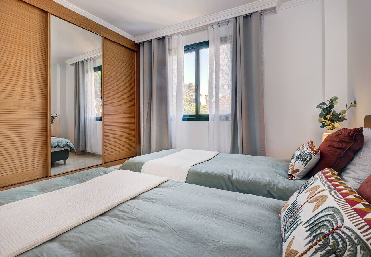 Apartment in Marbella - Santa Maria Elviria Golf Penthouse Private Terrace 
