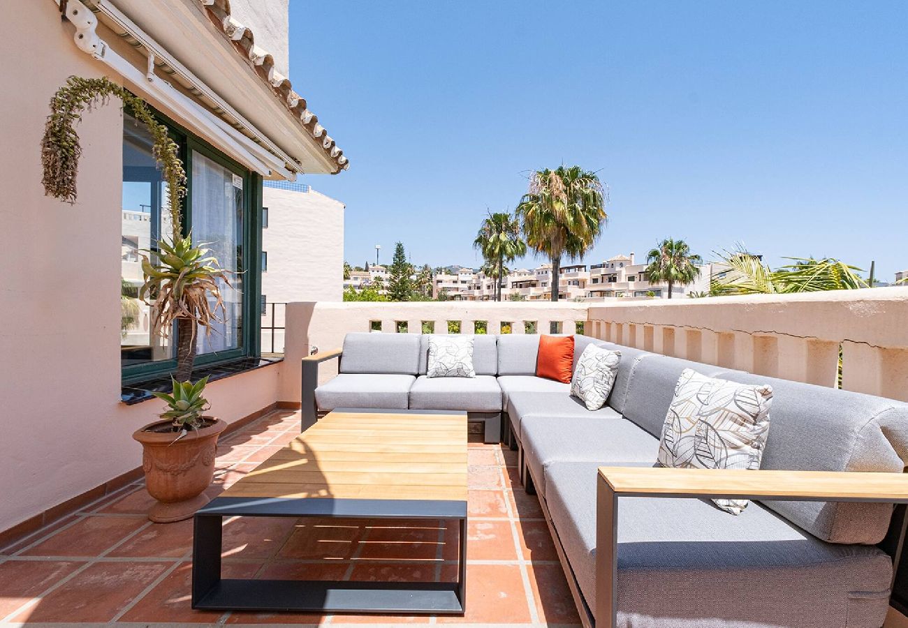 Apartment in Marbella - Santa Maria Elviria Golf Penthouse Private Terrace 