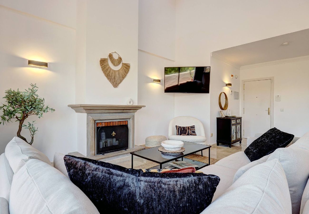 Apartment in Marbella - Santa Maria Elviria Golf Penthouse Private Terrace 