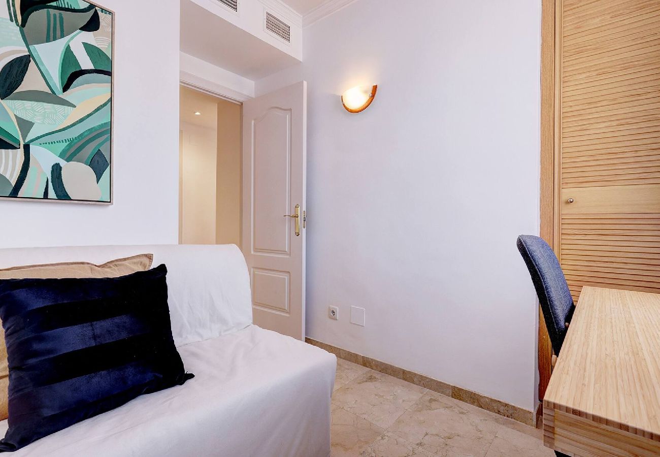 Apartment in Marbella - Santa Maria Elviria Golf Penthouse Private Terrace 