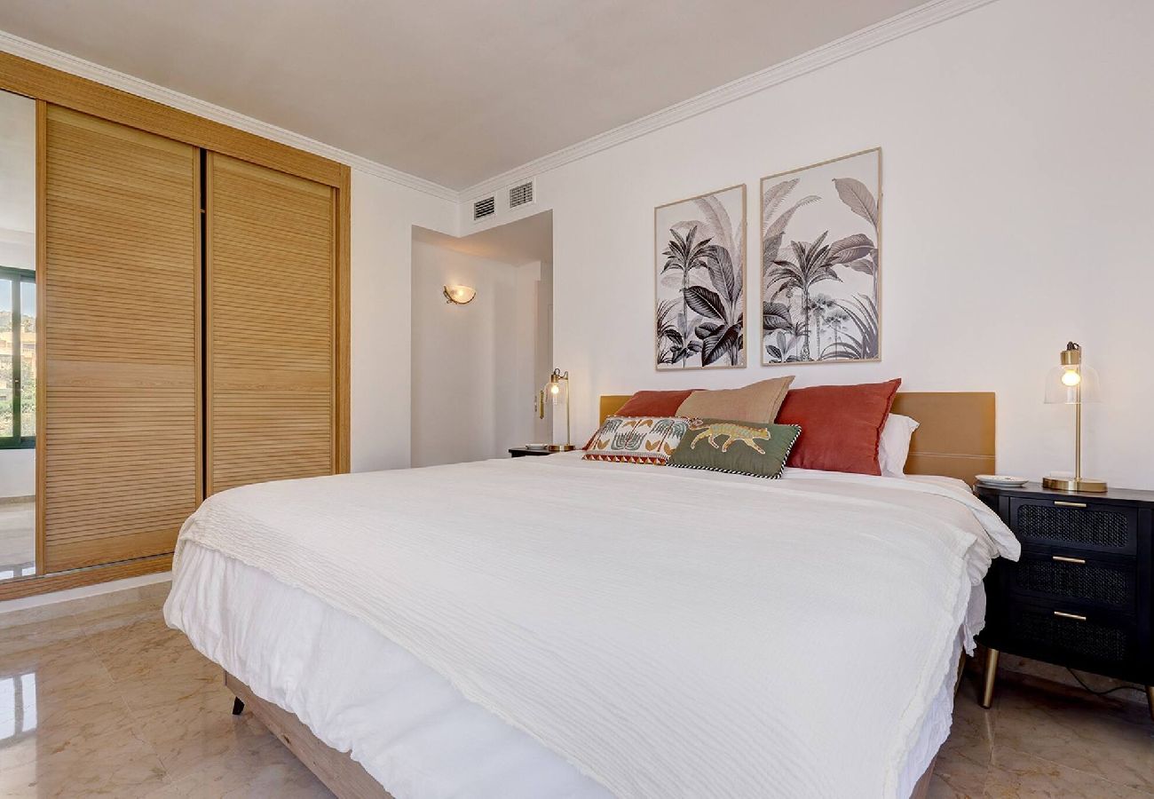 Apartment in Marbella - Santa Maria Elviria Golf Penthouse Private Terrace 
