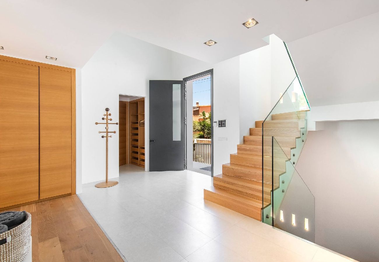 Villa in Marbella - Spectacular Frontline Costabella Villa with Private Spa 