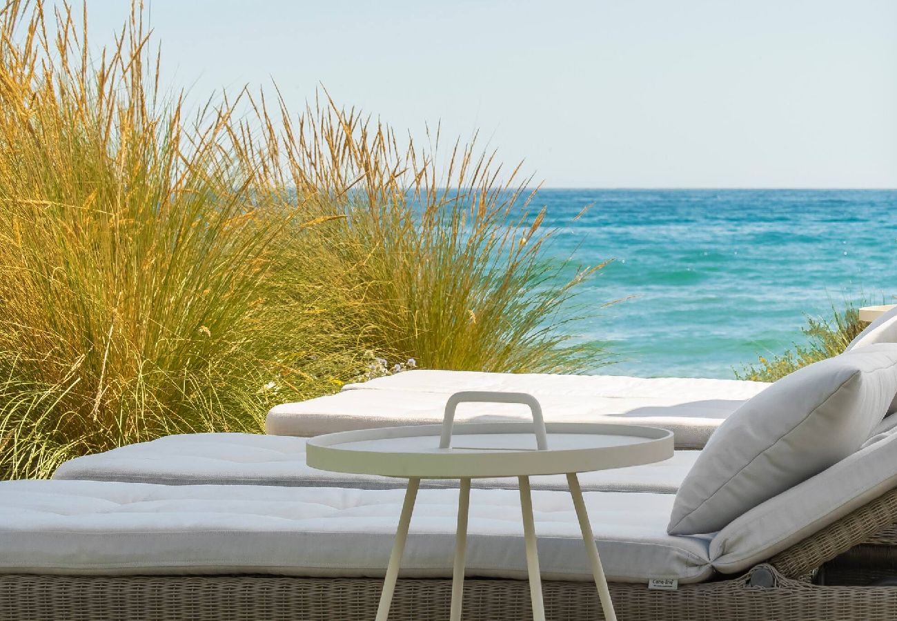 Villa in Marbella - Spectacular Frontline Costabella Villa with Private Spa 