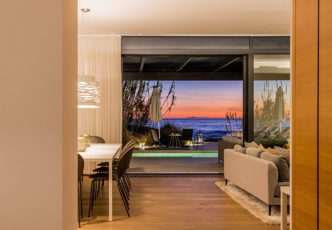 Villa in Marbella - Spectacular Frontline Costabella Villa with Private Spa 