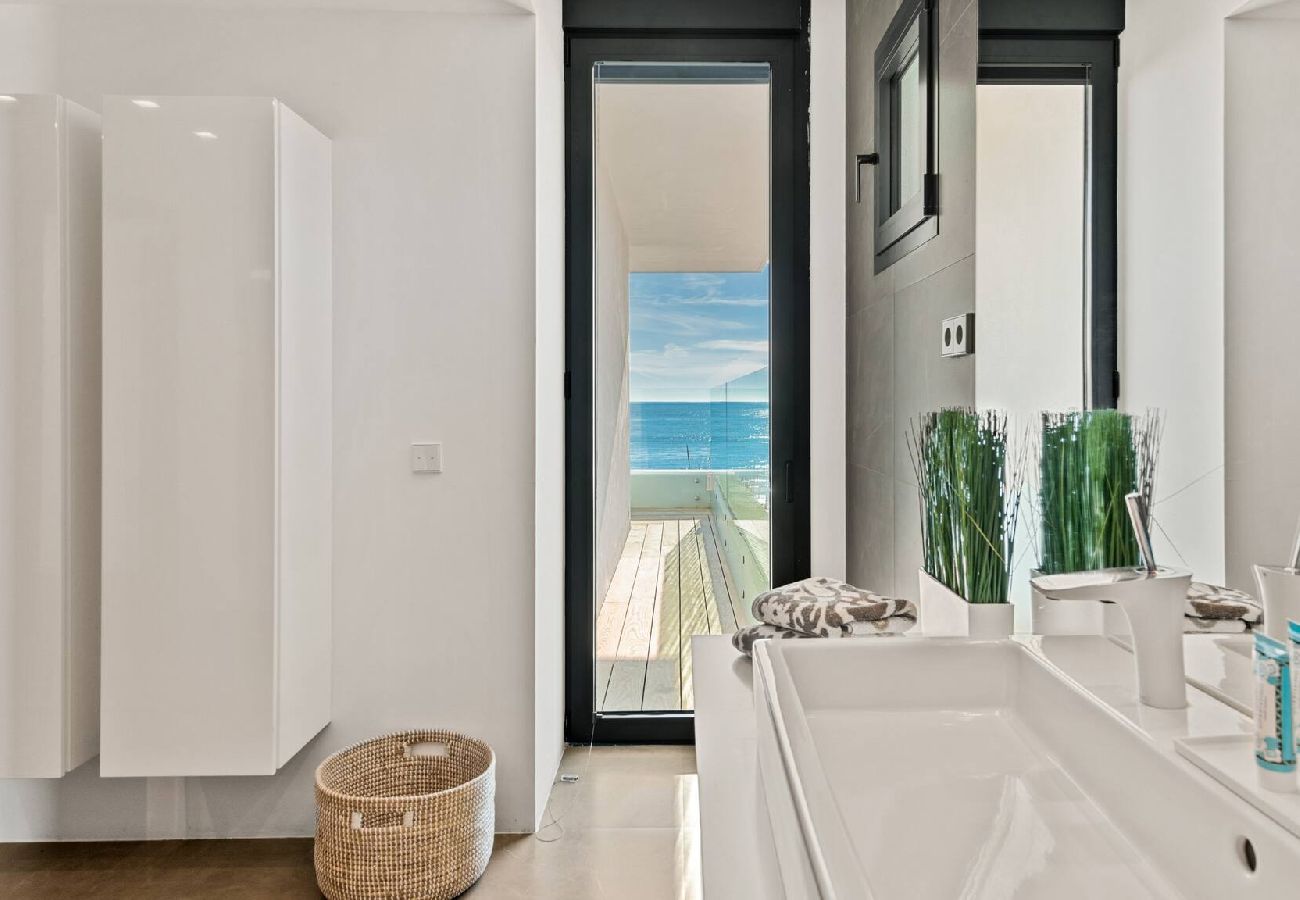 Villa in Marbella - Spectacular Frontline Costabella Villa with Private Spa 