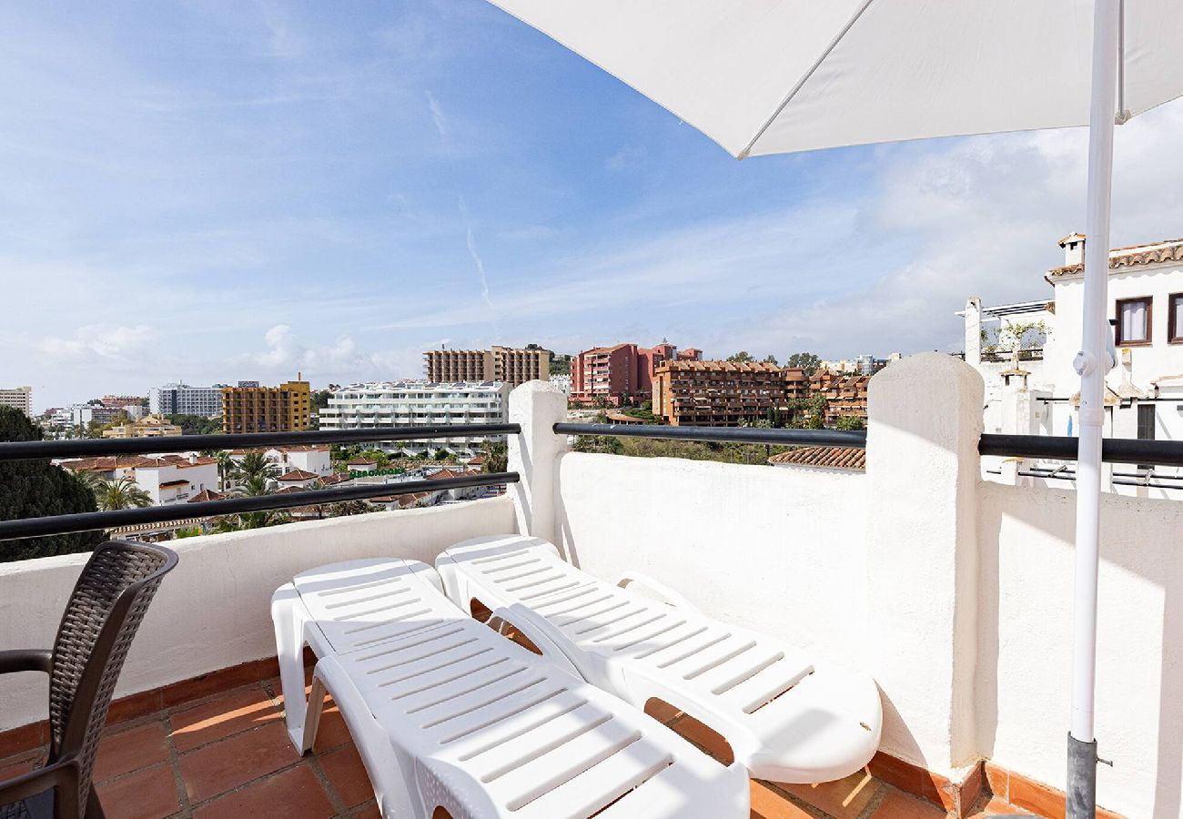 Apartment in Benalmádena - Pueblo Evita Club, Private 2 Bed Apt Near Beach 