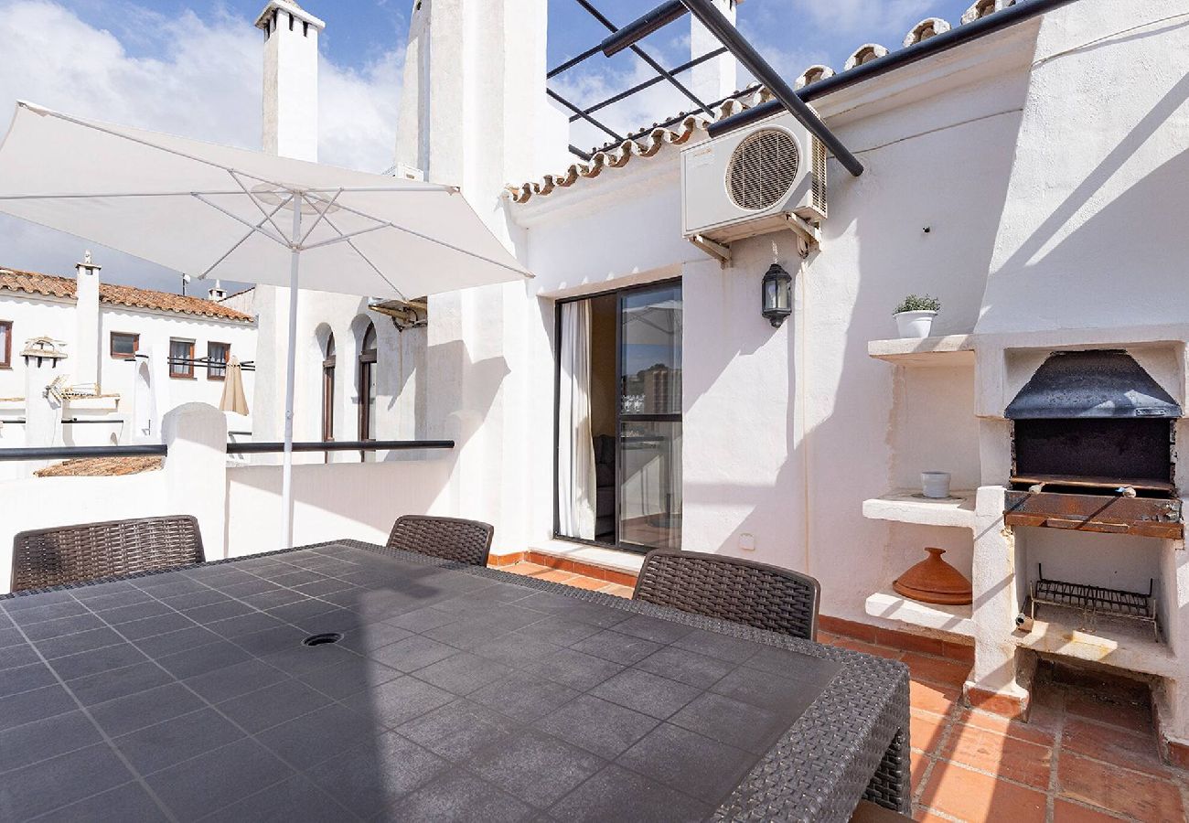 Apartment in Benalmádena - Pueblo Evita Club, Private 2 Bed Apt Near Beach 