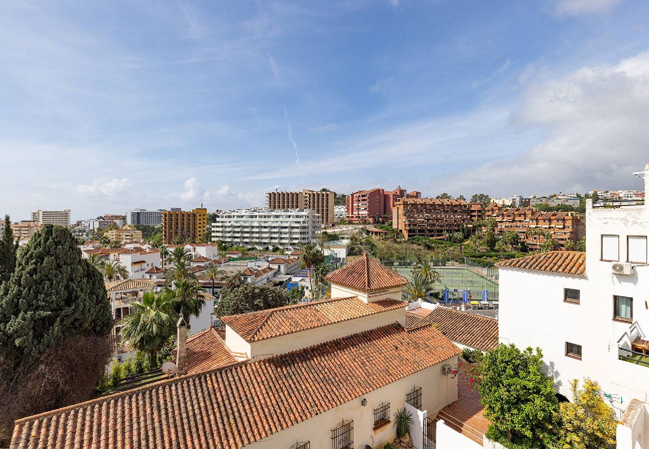 Apartment in Benalmádena - Pueblo Evita Club, Private 2 Bed Apt Near Beach 
