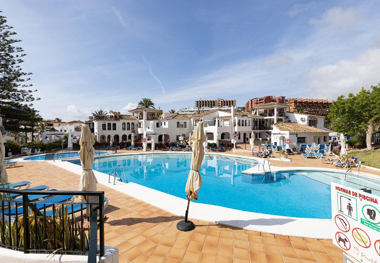 Apartment in Benalmádena - Pueblo Evita Club, Private 2 Bed Apt Near Beach 