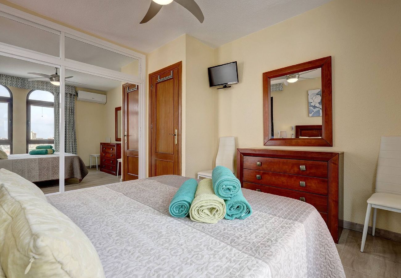Apartment in Benalmádena - Pueblo Evita Club, Private 2 Bed Apt Near Beach 