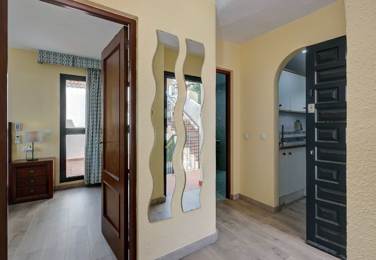 Apartment in Benalmádena - Pueblo Evita Club, Private 2 Bed Apt Near Beach 