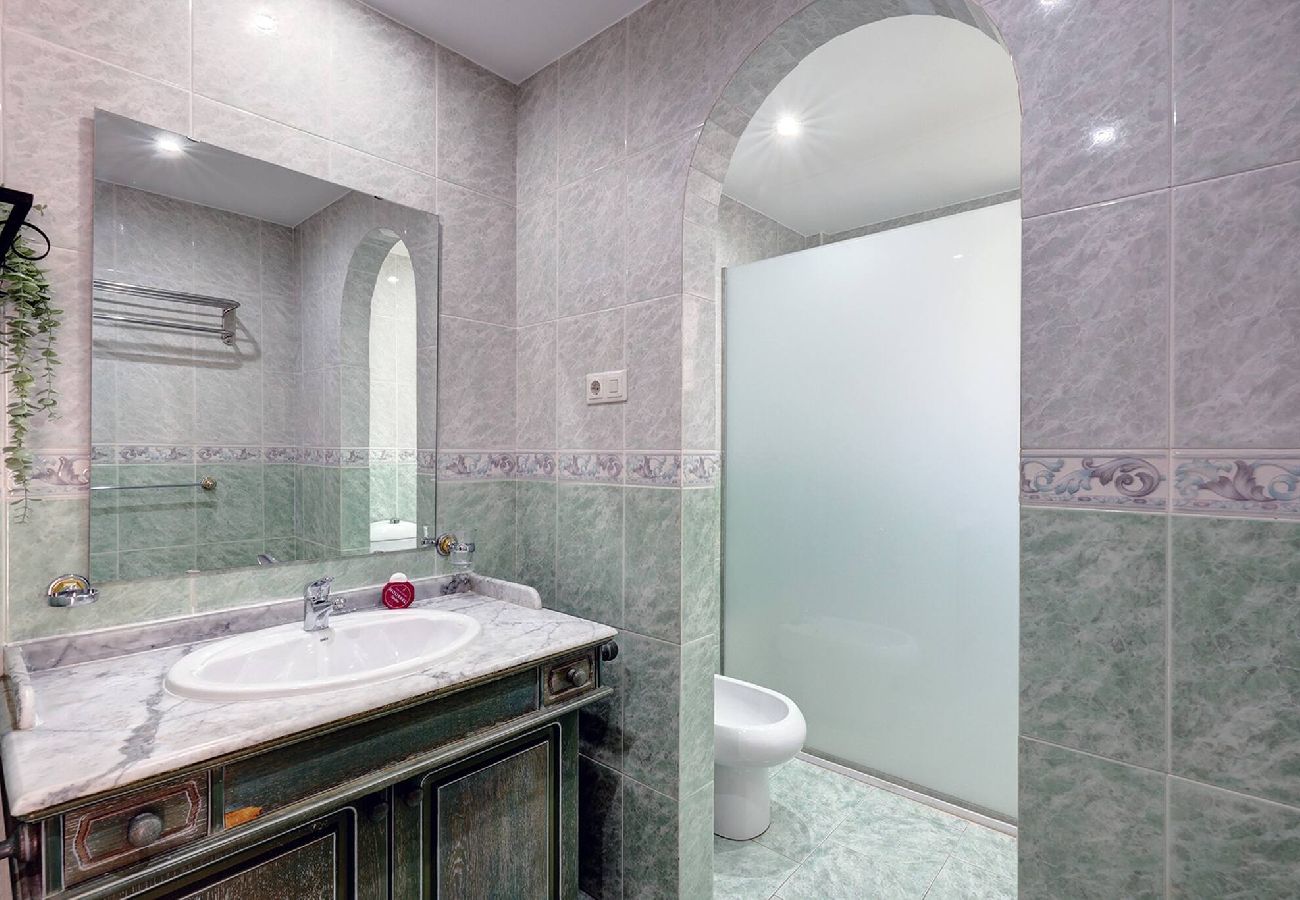Apartment in Benalmádena - Pueblo Evita Club, Private 2 Bed Apt Near Beach 