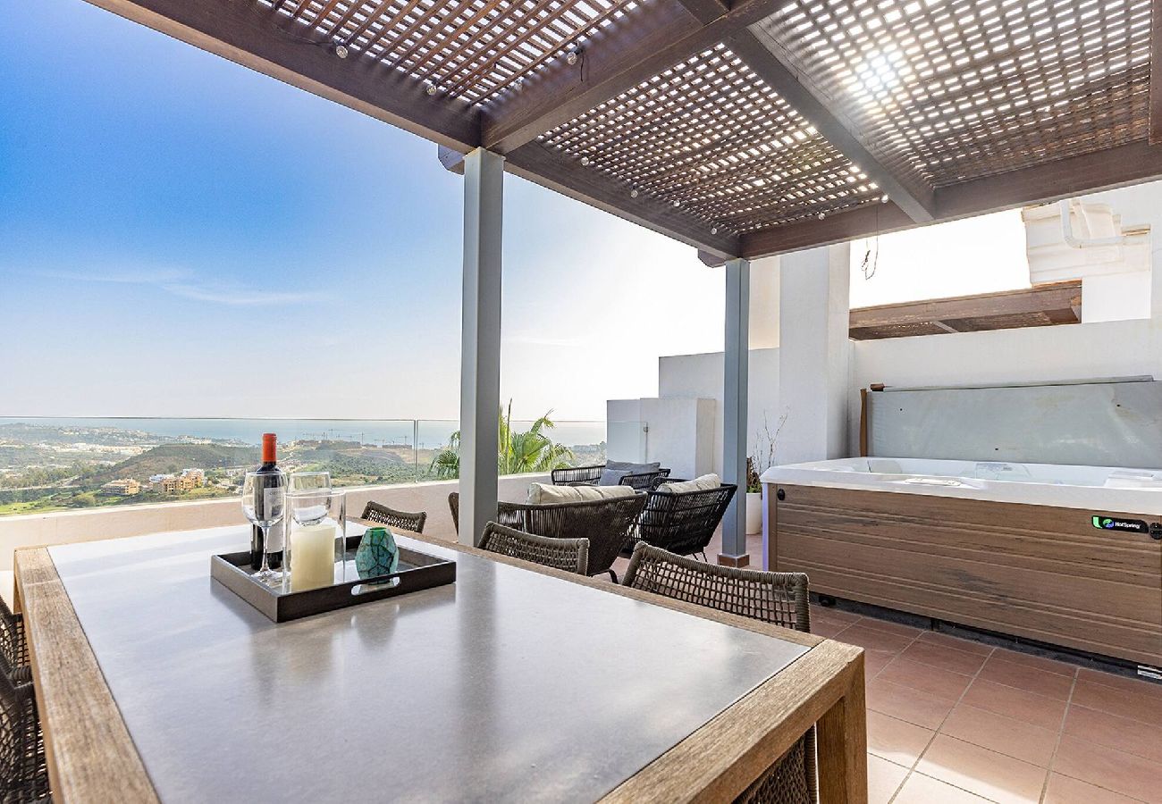 Apartment in La Cala de Mijas - La Cala Hills Club 2 Bed Duplex Penthouse, Sea Views & Hot Tub