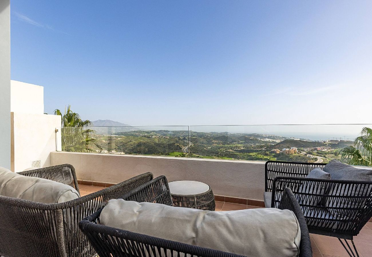 Apartment in La Cala de Mijas - La Cala Hills Club 2 Bed Duplex Penthouse, Sea Views & Hot Tub