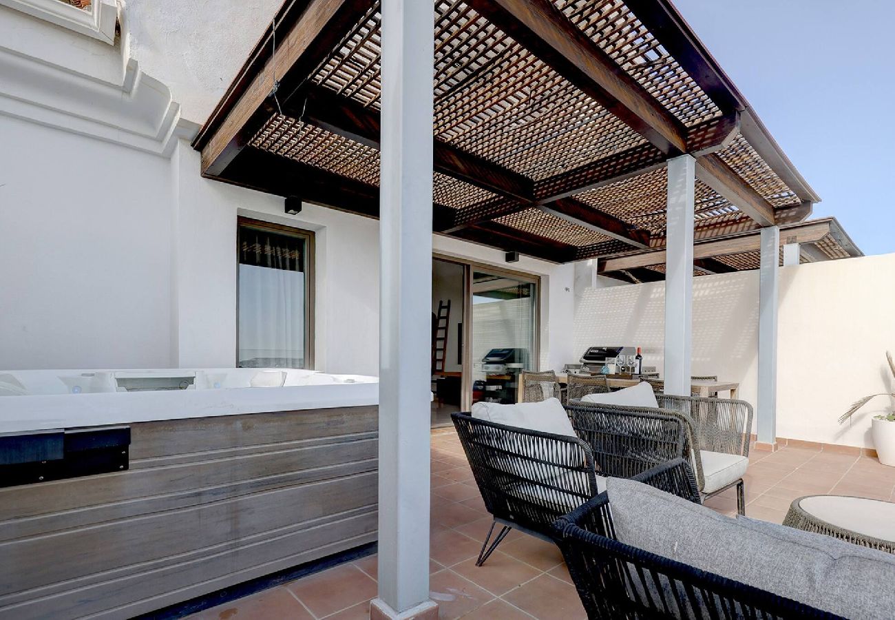 Apartment in La Cala de Mijas - La Cala Hills Club 2 Bed Duplex Penthouse, Sea Views & Hot Tub