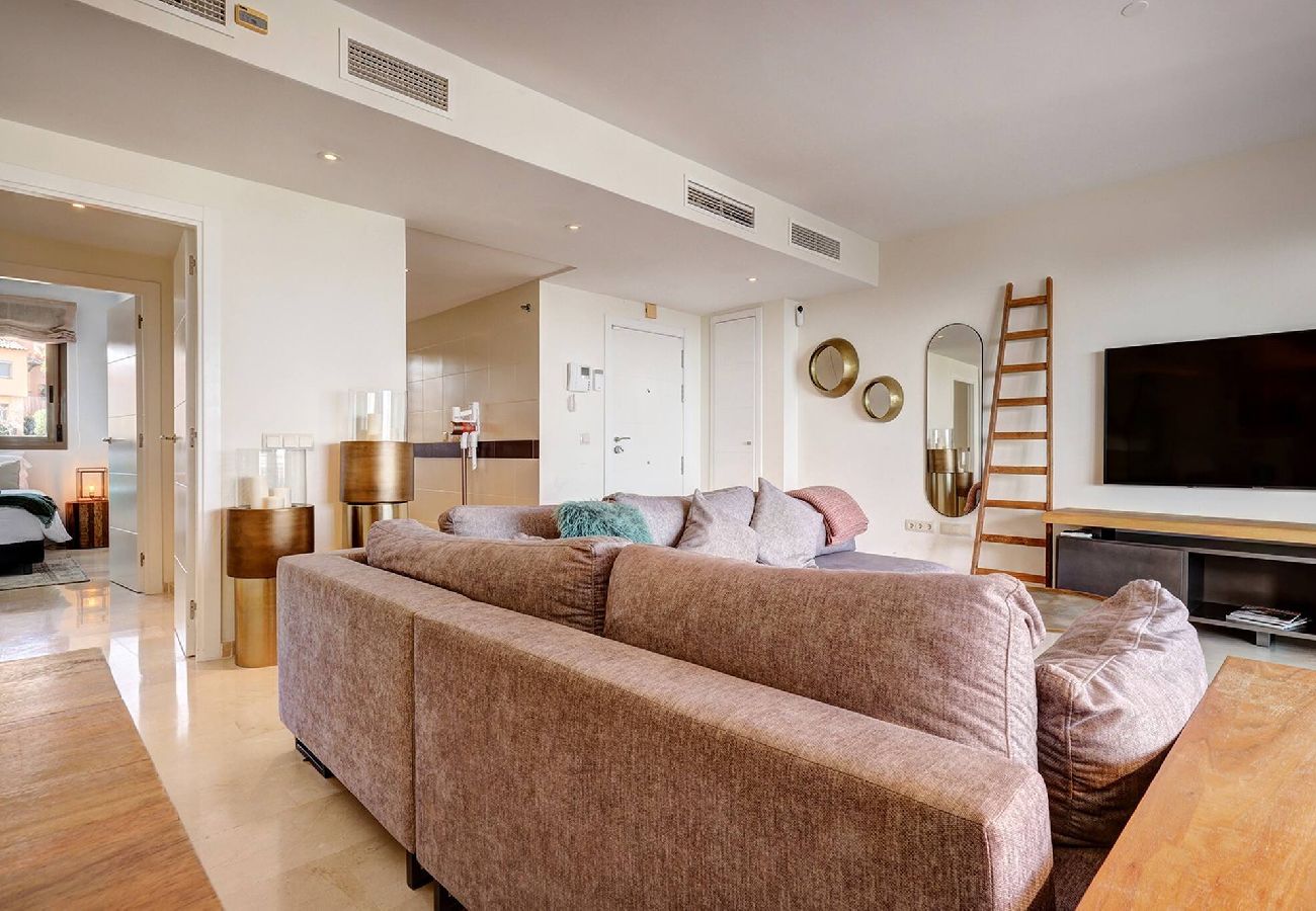 Apartment in La Cala de Mijas - La Cala Hills Club 2 Bed Duplex Penthouse, Sea Views & Hot Tub