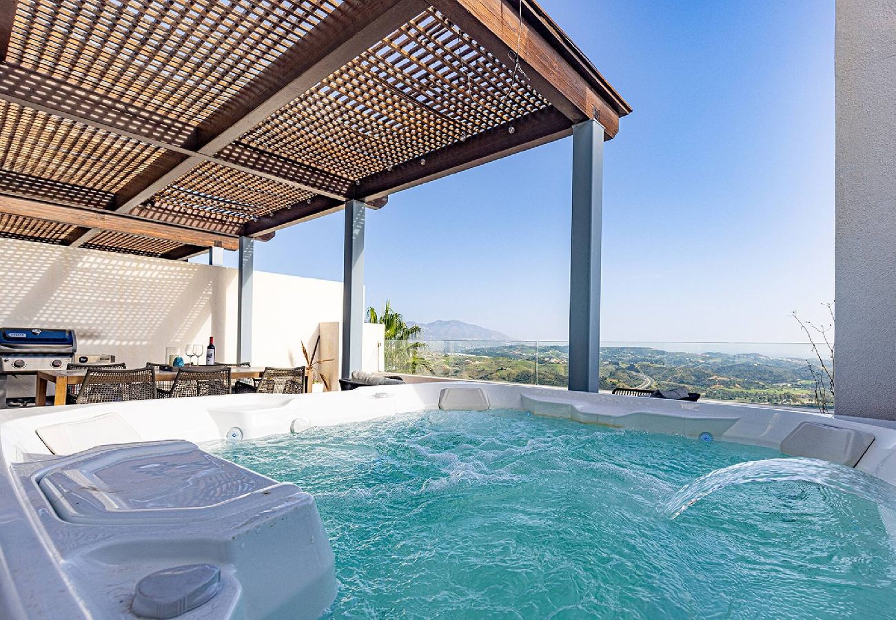 Apartment in La Cala de Mijas - La Cala Hills Club 2 Bed Duplex Penthouse, Sea Views & Hot Tub