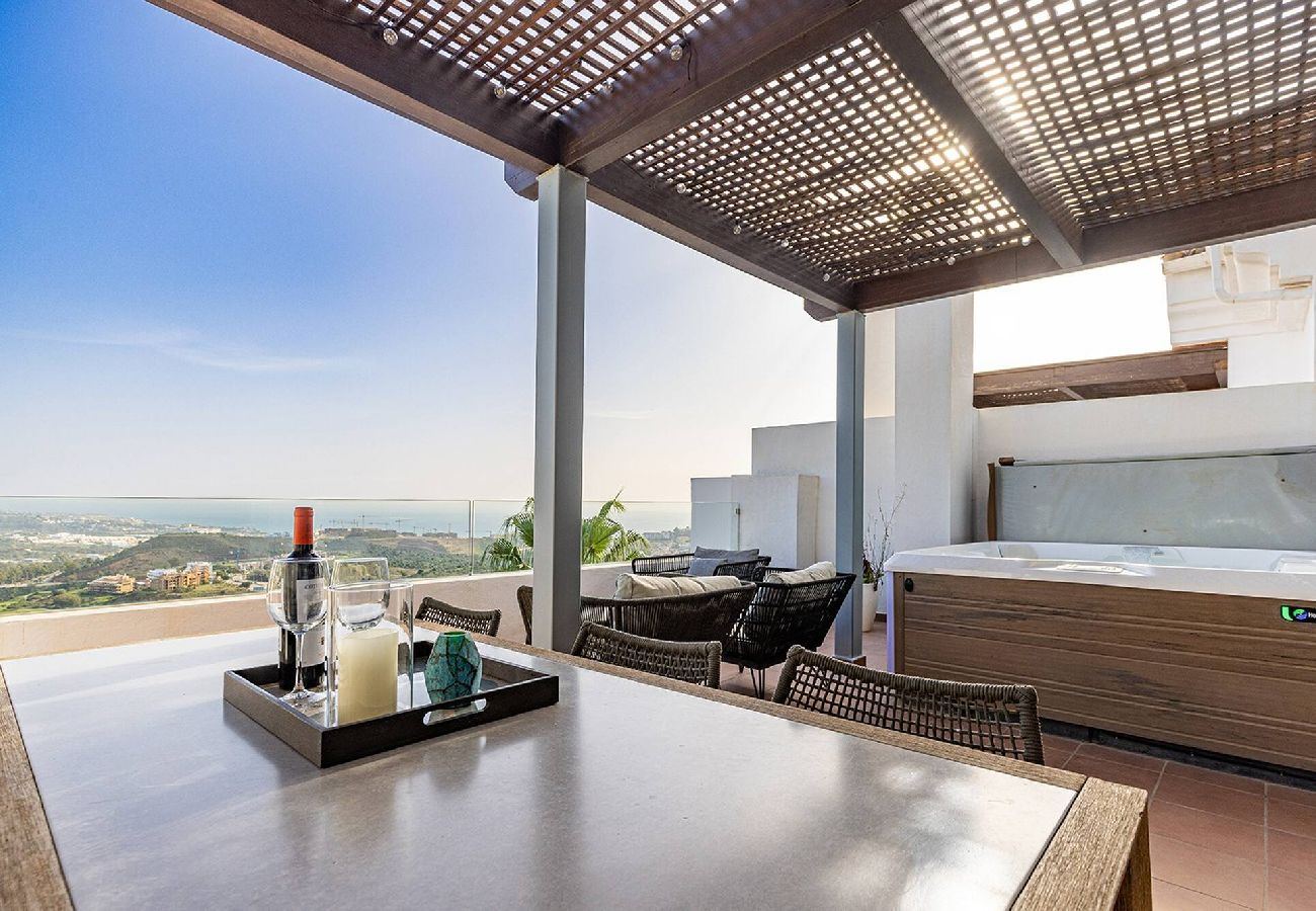 Apartment in La Cala de Mijas - La Cala Hills Club 2 Bed Duplex Penthouse, Sea Views & Hot Tub