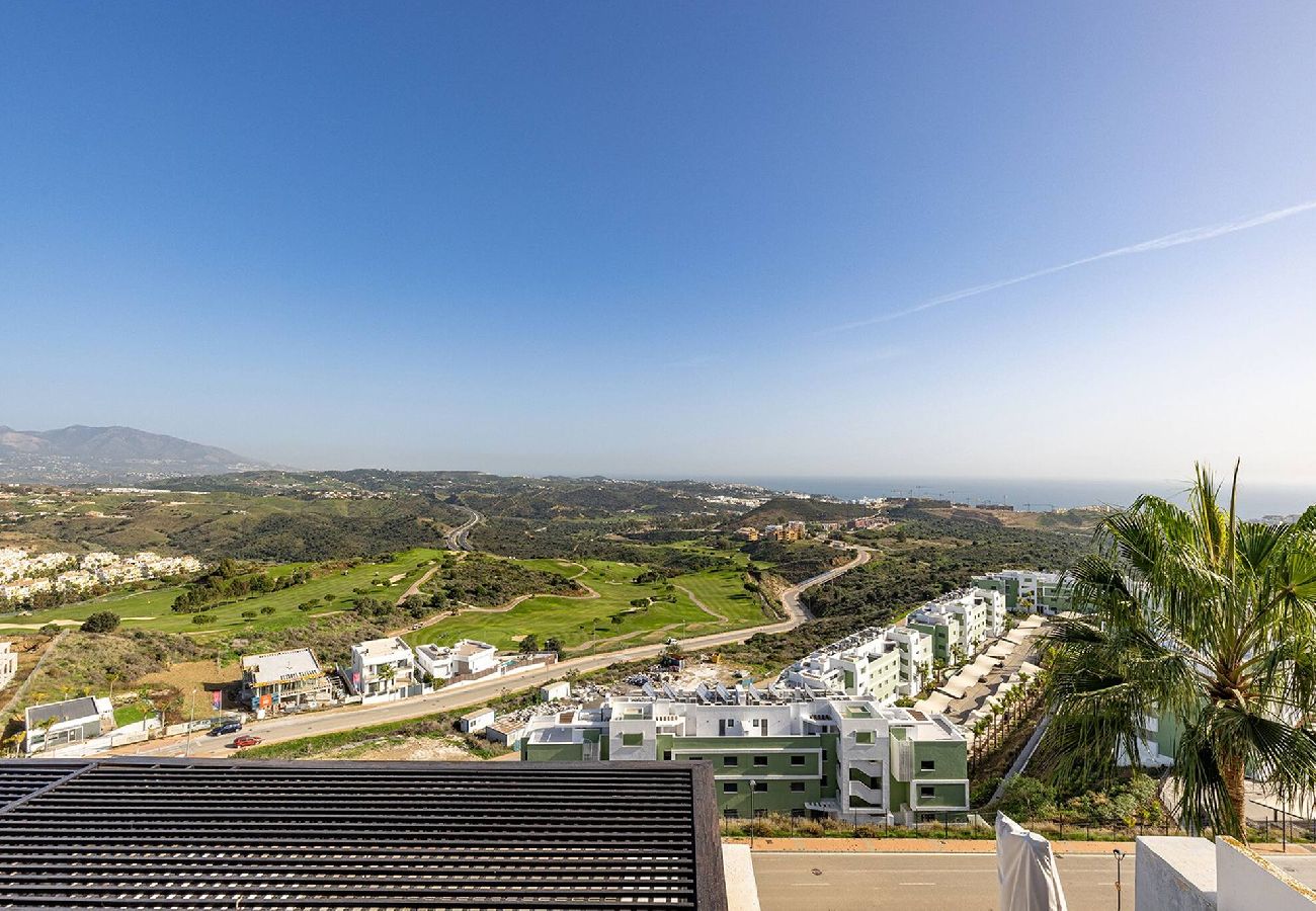 Apartment in La Cala de Mijas - La Cala Hills Club 2 Bed Duplex Penthouse, Sea Views & Hot Tub