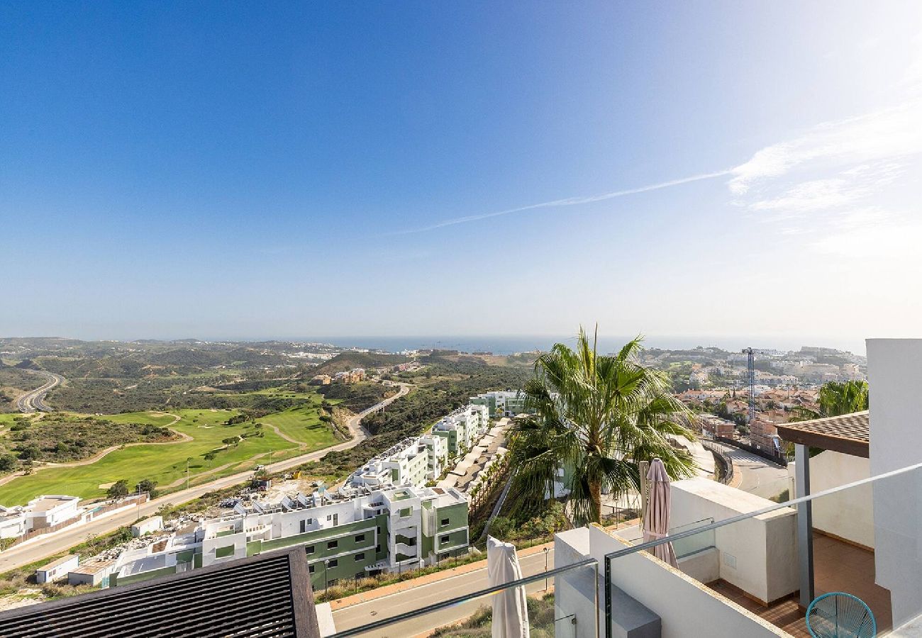 Apartment in La Cala de Mijas - La Cala Hills Club 2 Bed Duplex Penthouse, Sea Views & Hot Tub