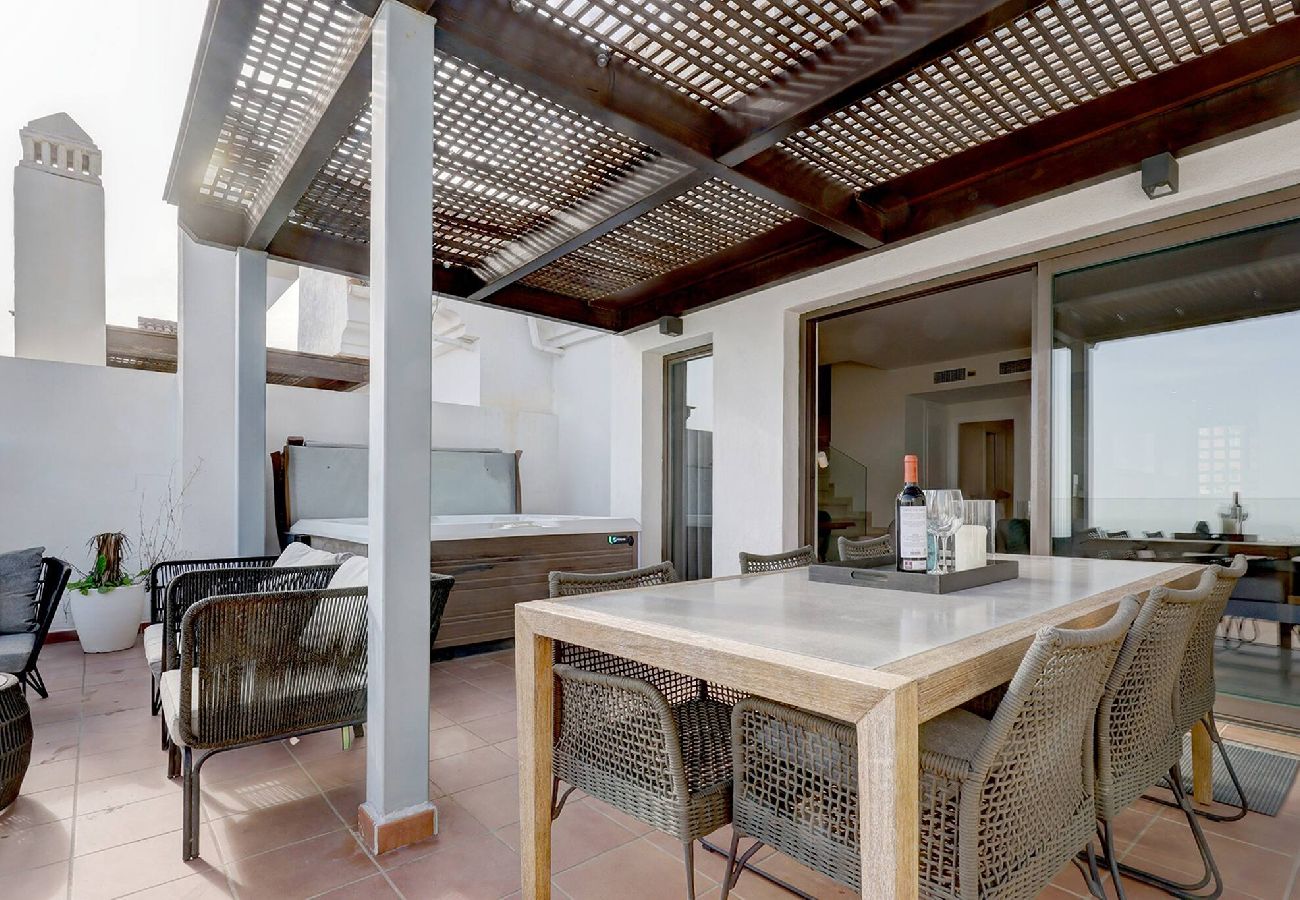 Apartment in La Cala de Mijas - La Cala Hills Club 2 Bed Duplex Penthouse, Sea Views & Hot Tub