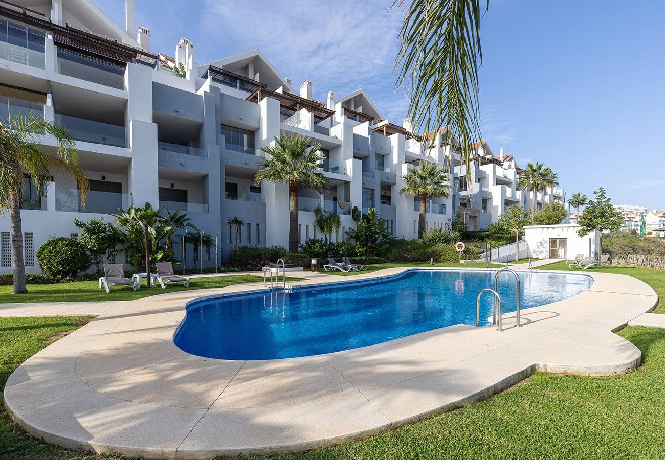 Apartment in La Cala de Mijas - La Cala Hills Club 2 Bed Duplex Penthouse, Sea Views & Hot Tub
