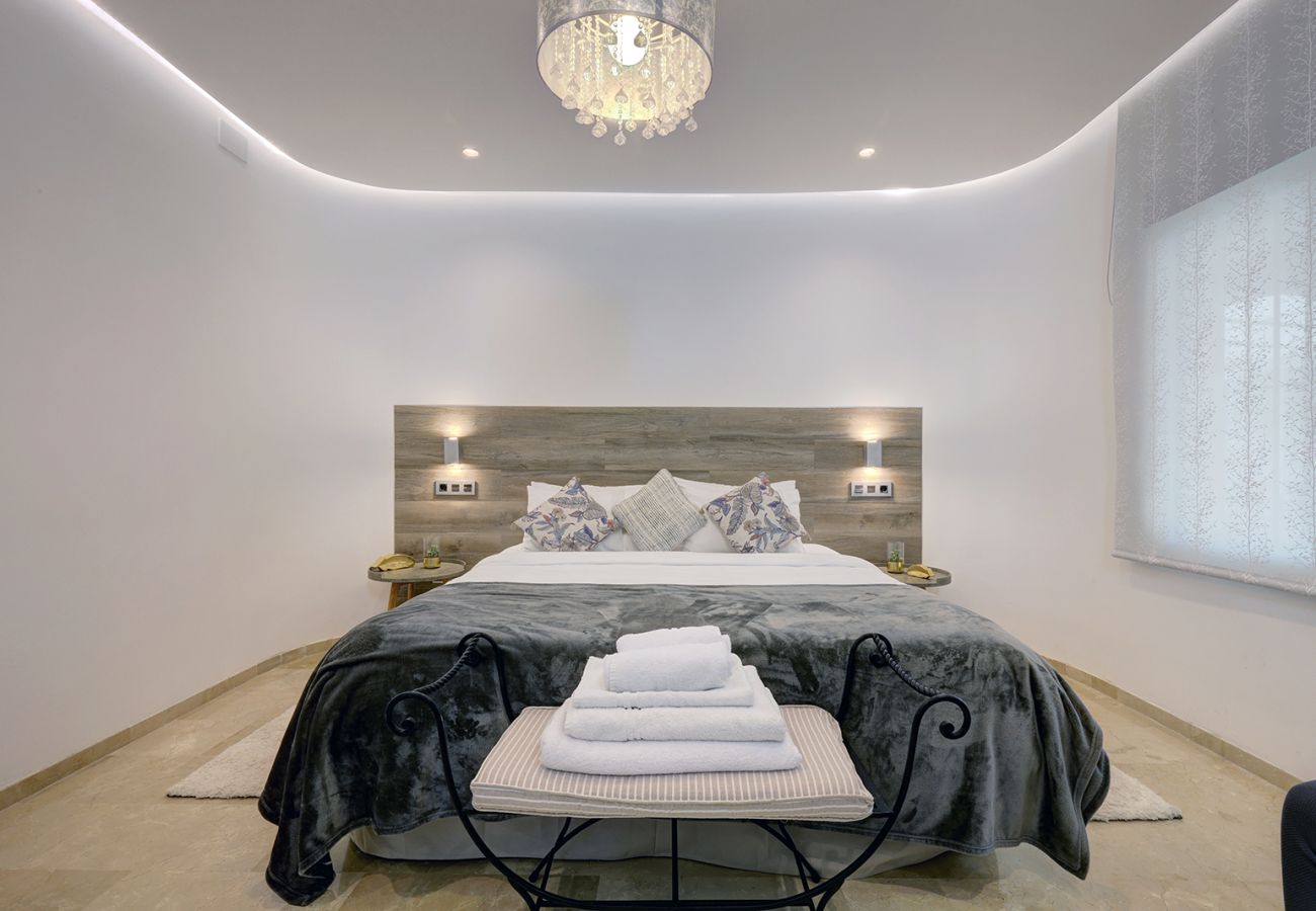 Villa in Mijas - Luxurious 4 Bed Villa, Private Pool