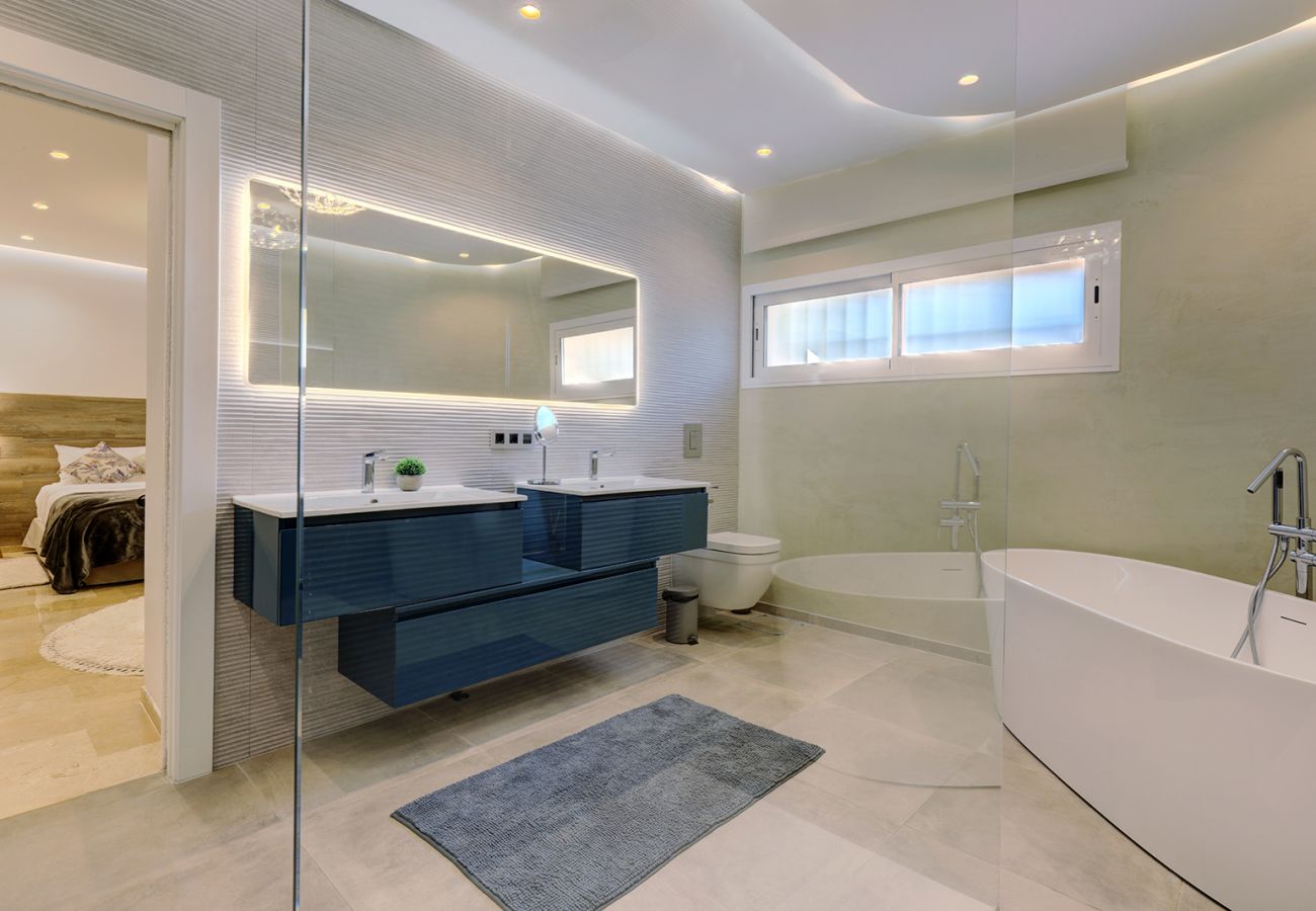 Villa in Mijas - Luxurious 4 Bed Villa, Private Pool