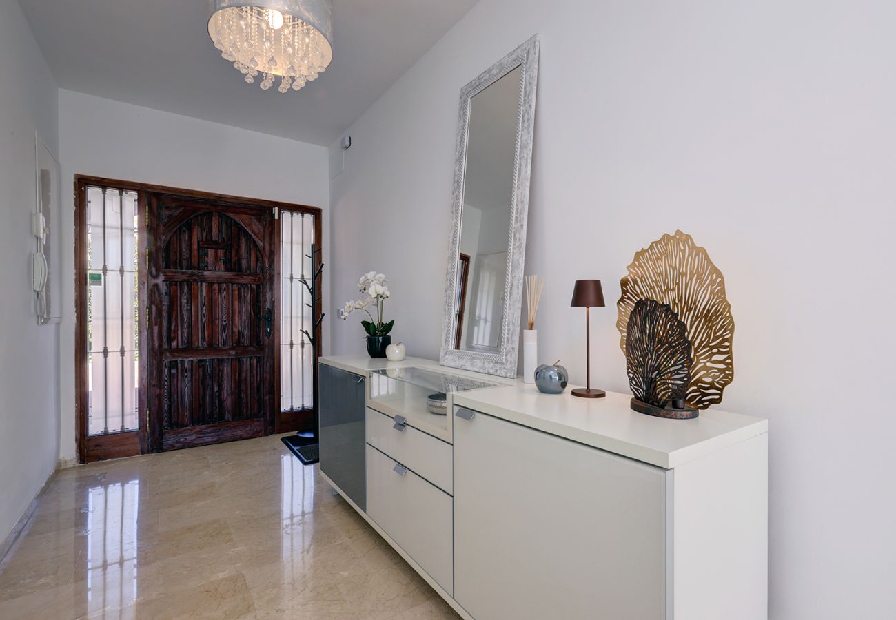 Villa in Mijas - Luxurious 4 Bed Villa, Private Pool