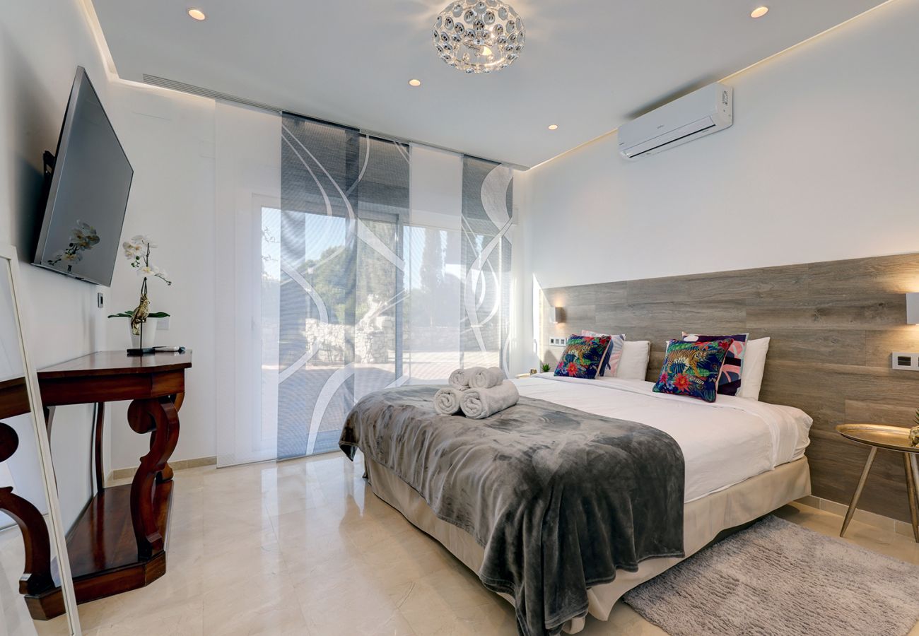 Villa in Mijas - Luxurious 4 Bed Villa, Private Pool