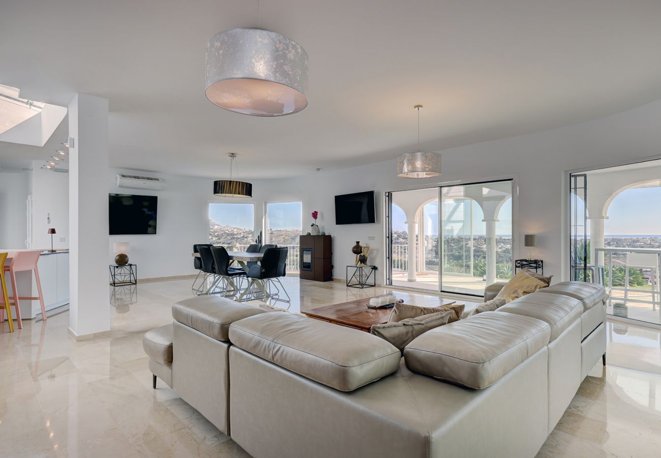 Villa in Mijas - Luxurious 4 Bed Villa, Private Pool