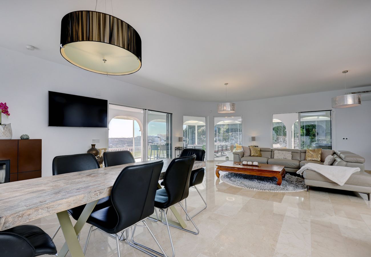 Villa in Mijas - Luxurious 4 Bed Villa, Private Pool