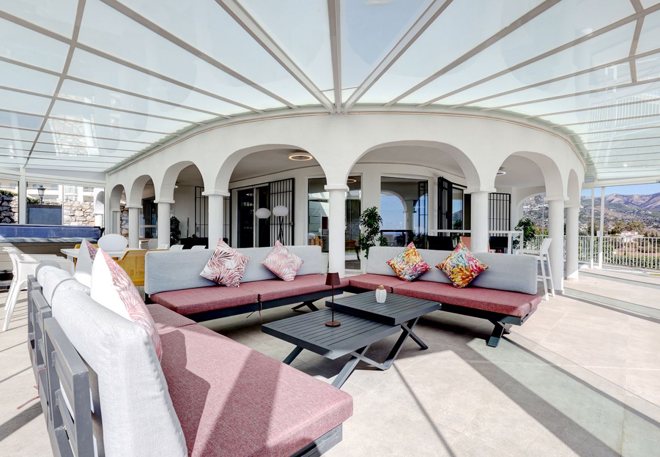 Villa in Mijas - Luxurious 4 Bed Villa, Private Pool