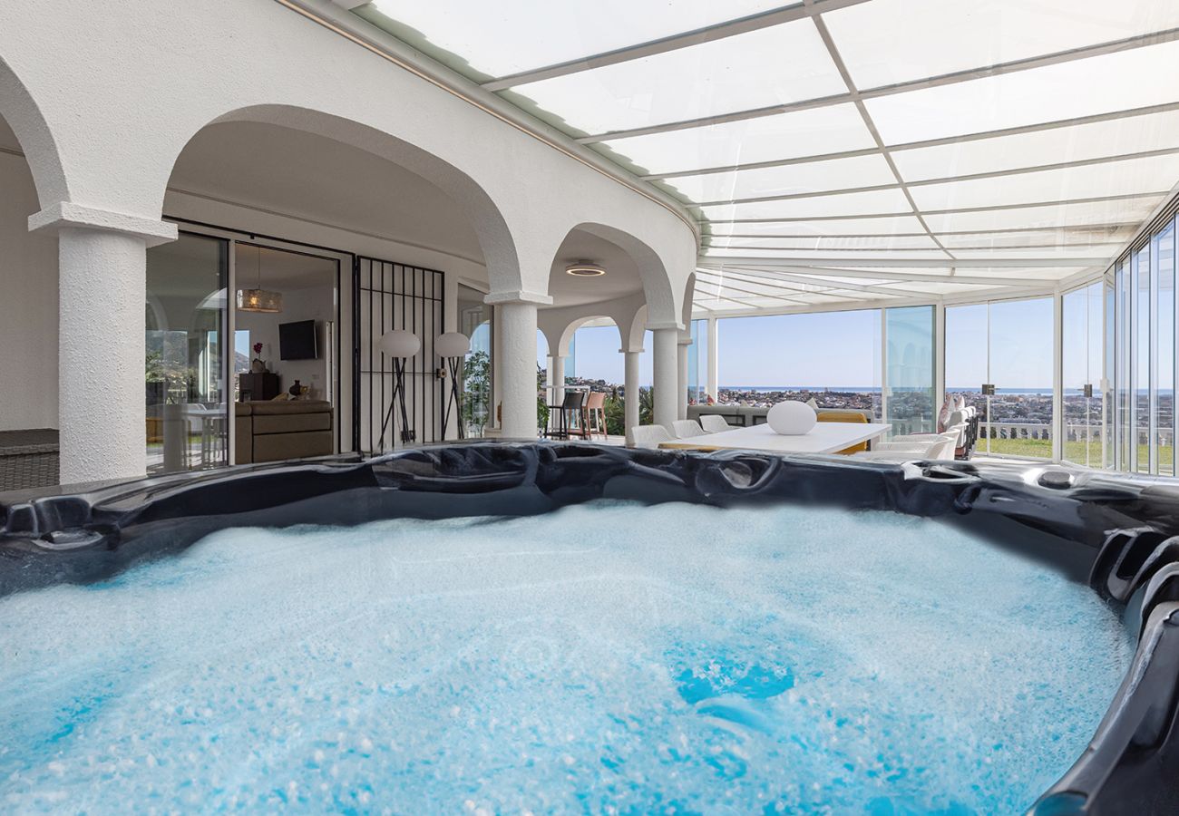 Villa in Mijas - Luxurious 4 Bed Villa, Private Pool