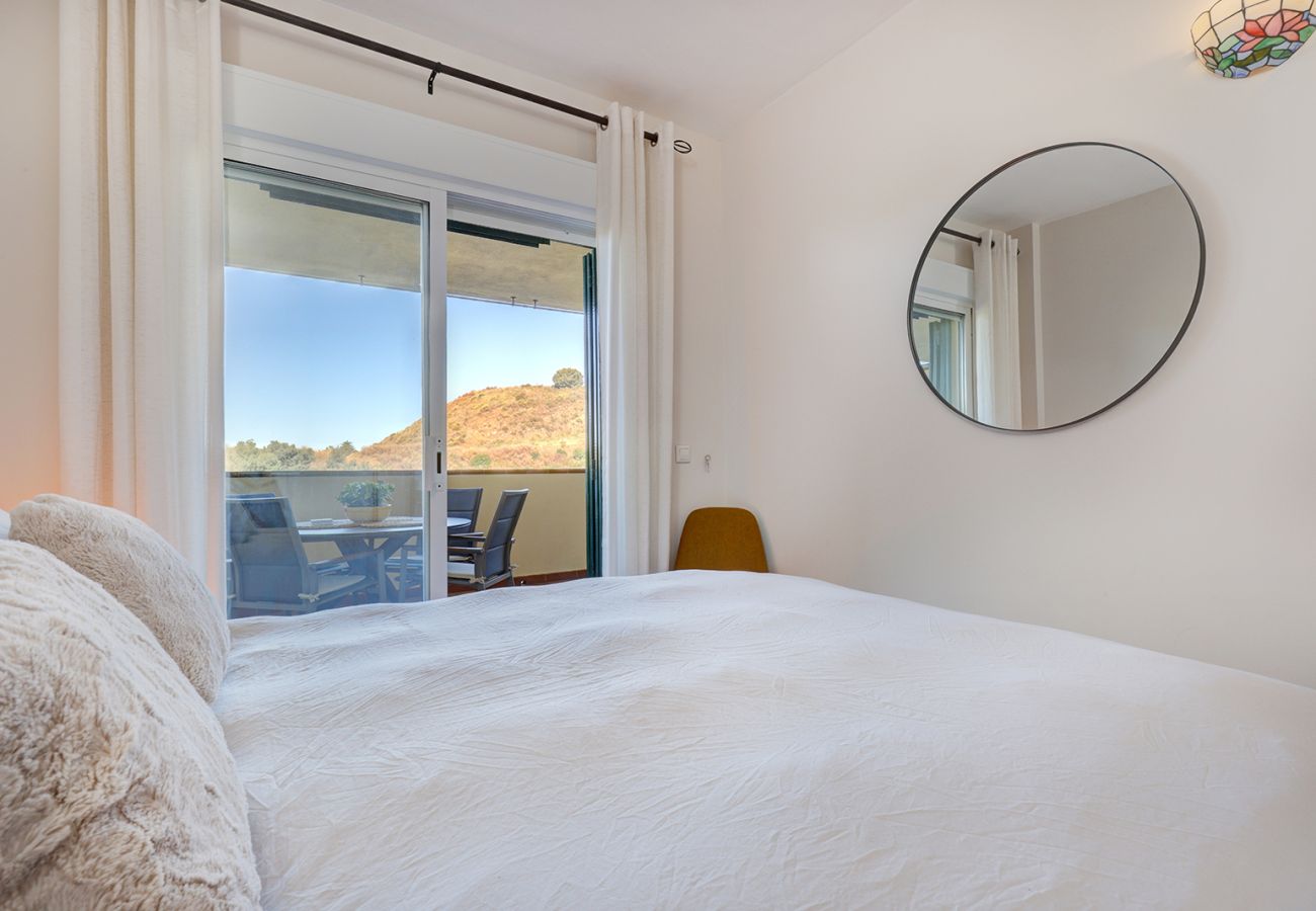 Apartment in Mijas Costa - Relaxing Sea Views 2 Bed 2 Bath Mijas Calahonda Apt