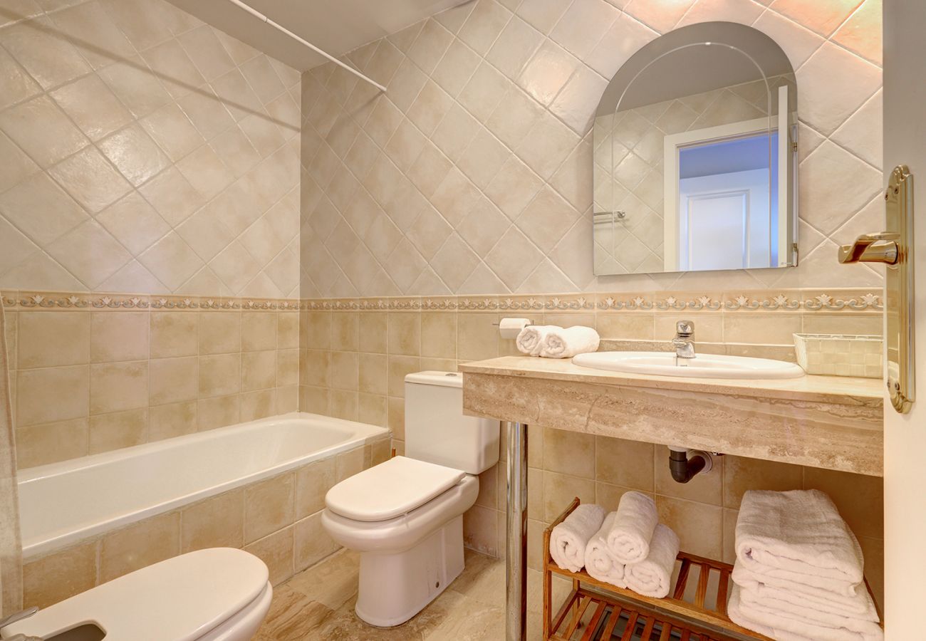 Apartment in Mijas Costa - Relaxing Sea Views 2 Bed 2 Bath Mijas Calahonda Apt