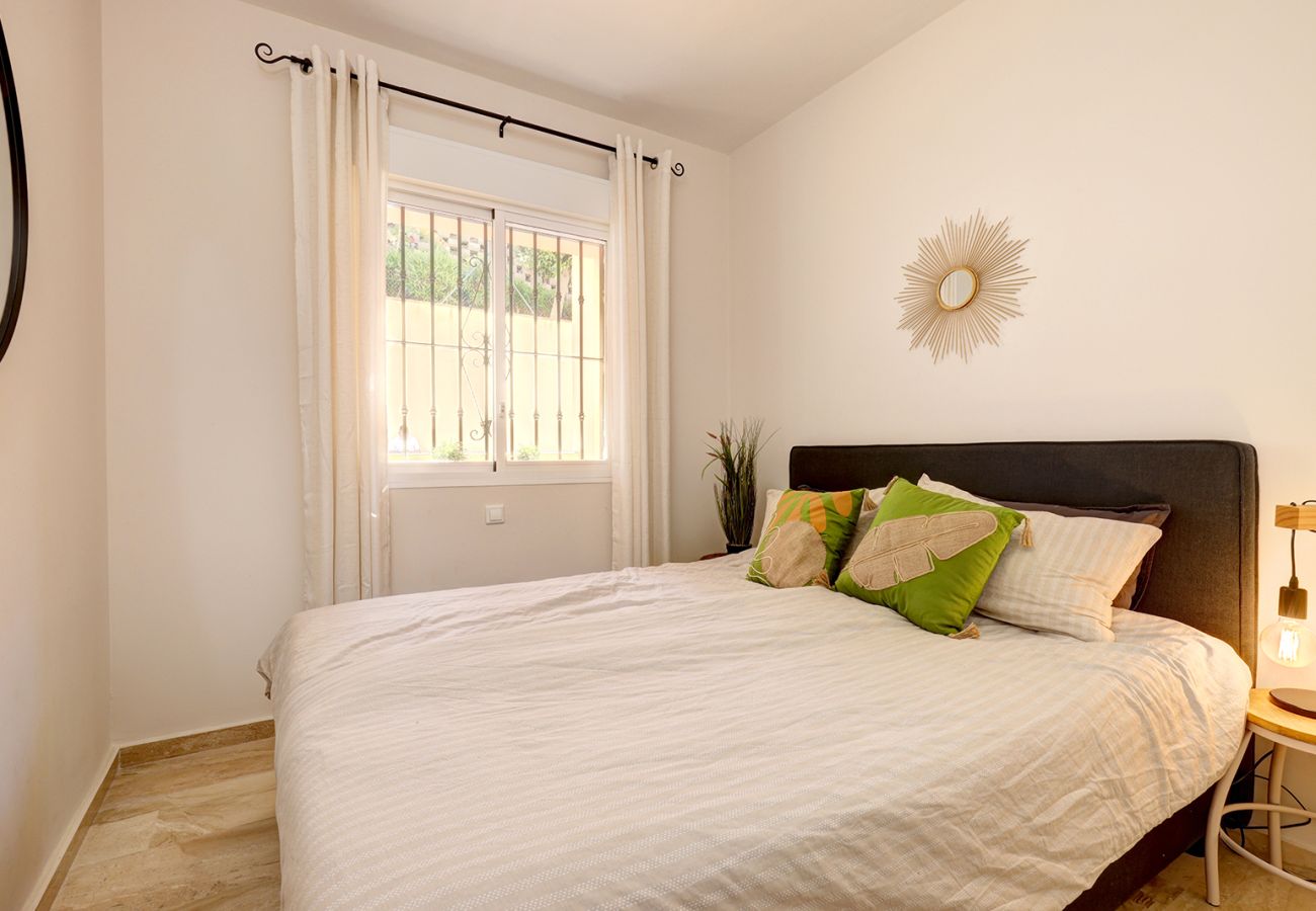 Apartment in Mijas Costa - Relaxing Sea Views 2 Bed 2 Bath Mijas Calahonda Apt