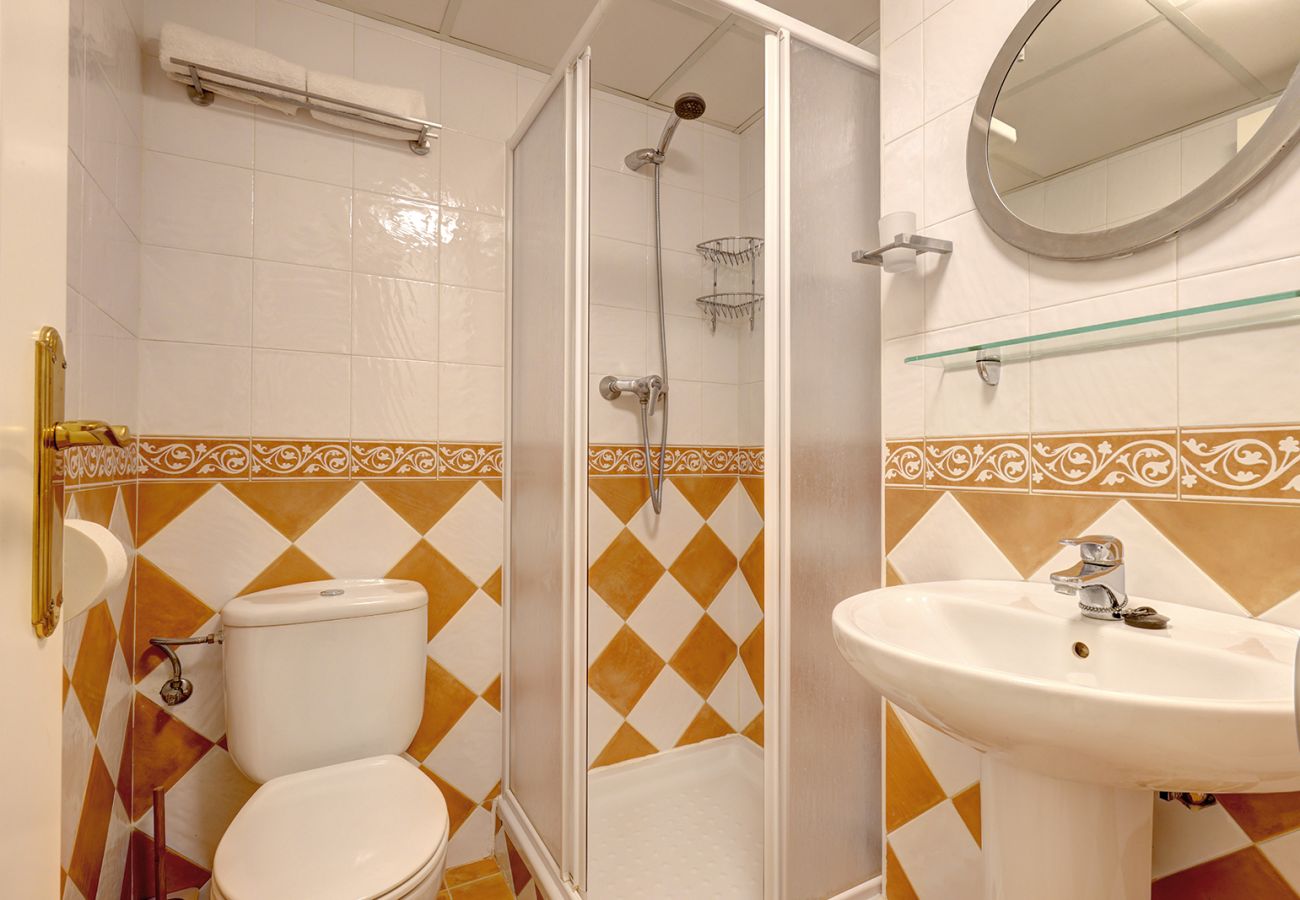 Apartment in Mijas Costa - Relaxing Sea Views 2 Bed 2 Bath Mijas Calahonda Apt