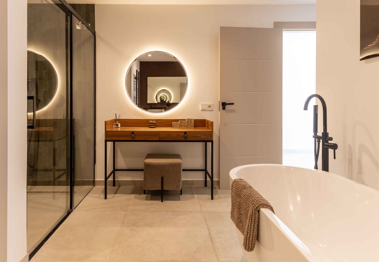 Villa in Marbella - Private Luxury Villa, Heated Pool & Sauna