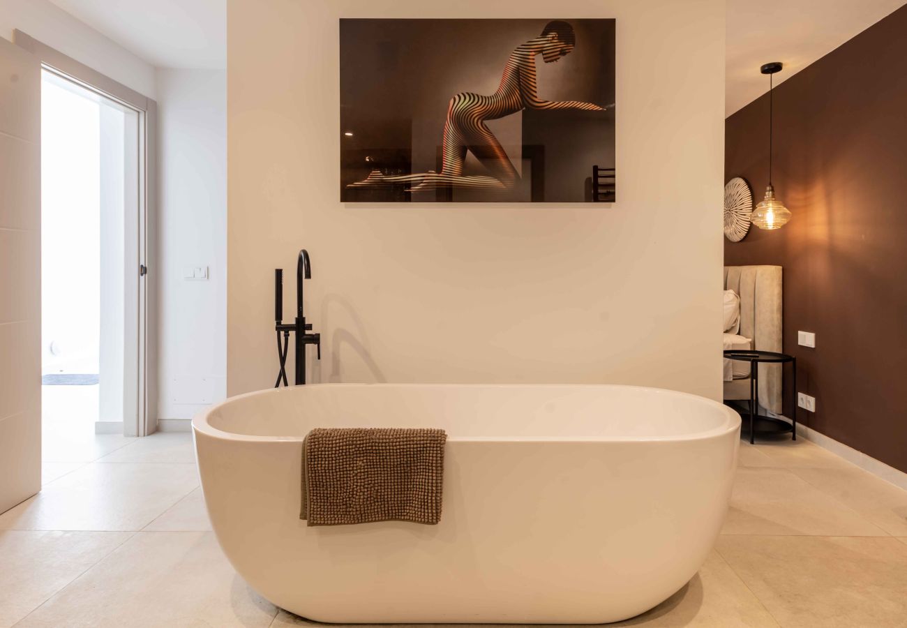 Villa in Marbella - Private Luxury Villa, Heated Pool & Sauna