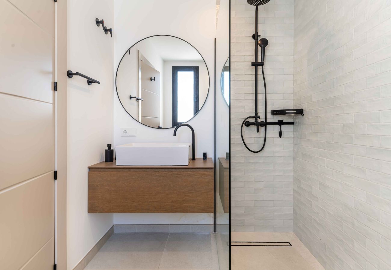 Villa in Marbella - Private Luxury Villa, Heated Pool & Sauna